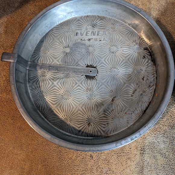 Ovenex N-94-9 & Starburst Cake Pans With Bottom Release - Picture 2 of 6